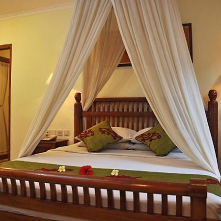 Puri Dewa Bharata Hotel & Villas Legian Exterior foto