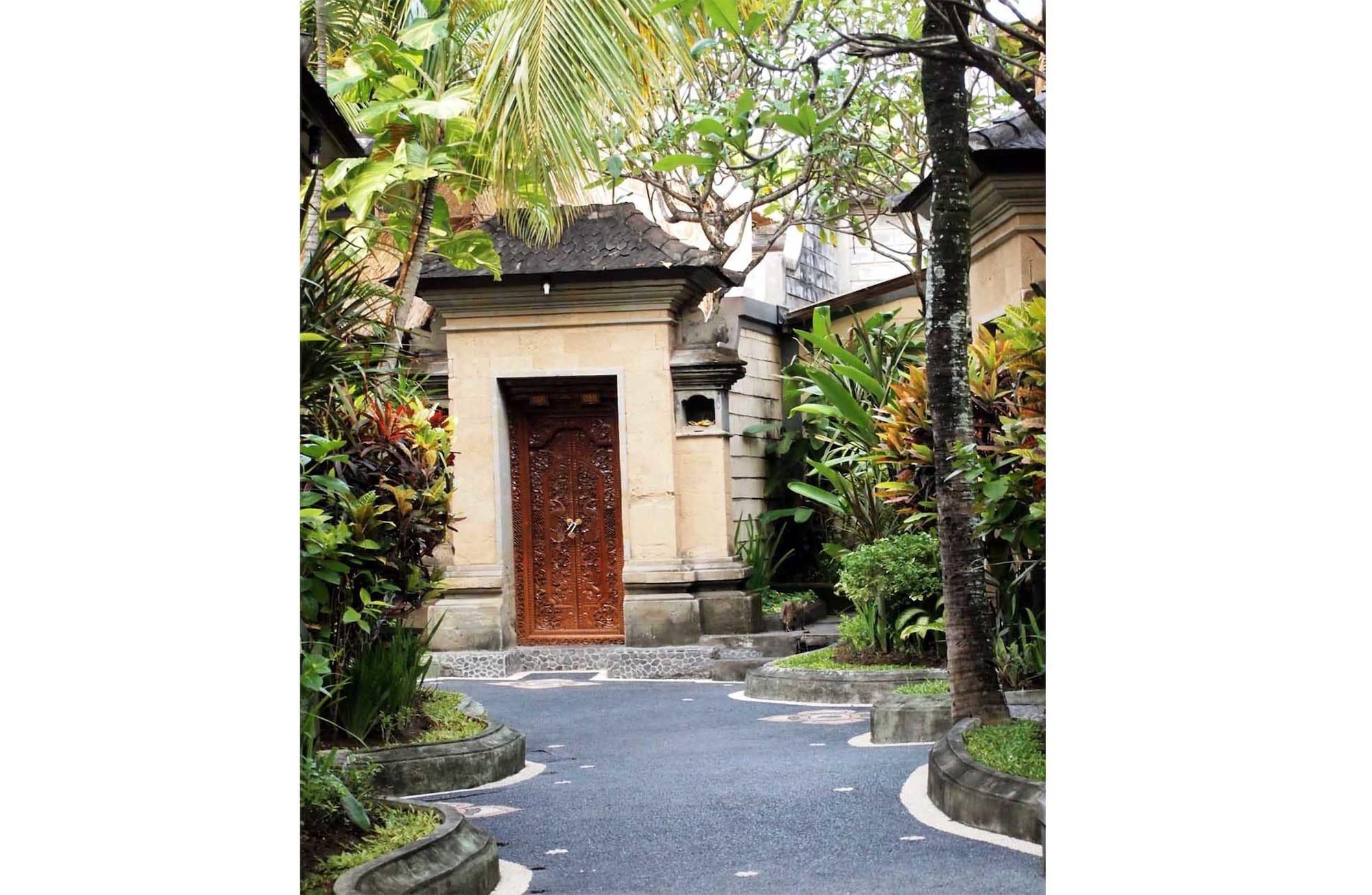 Puri Dewa Bharata Hotel & Villas Legian Exterior foto