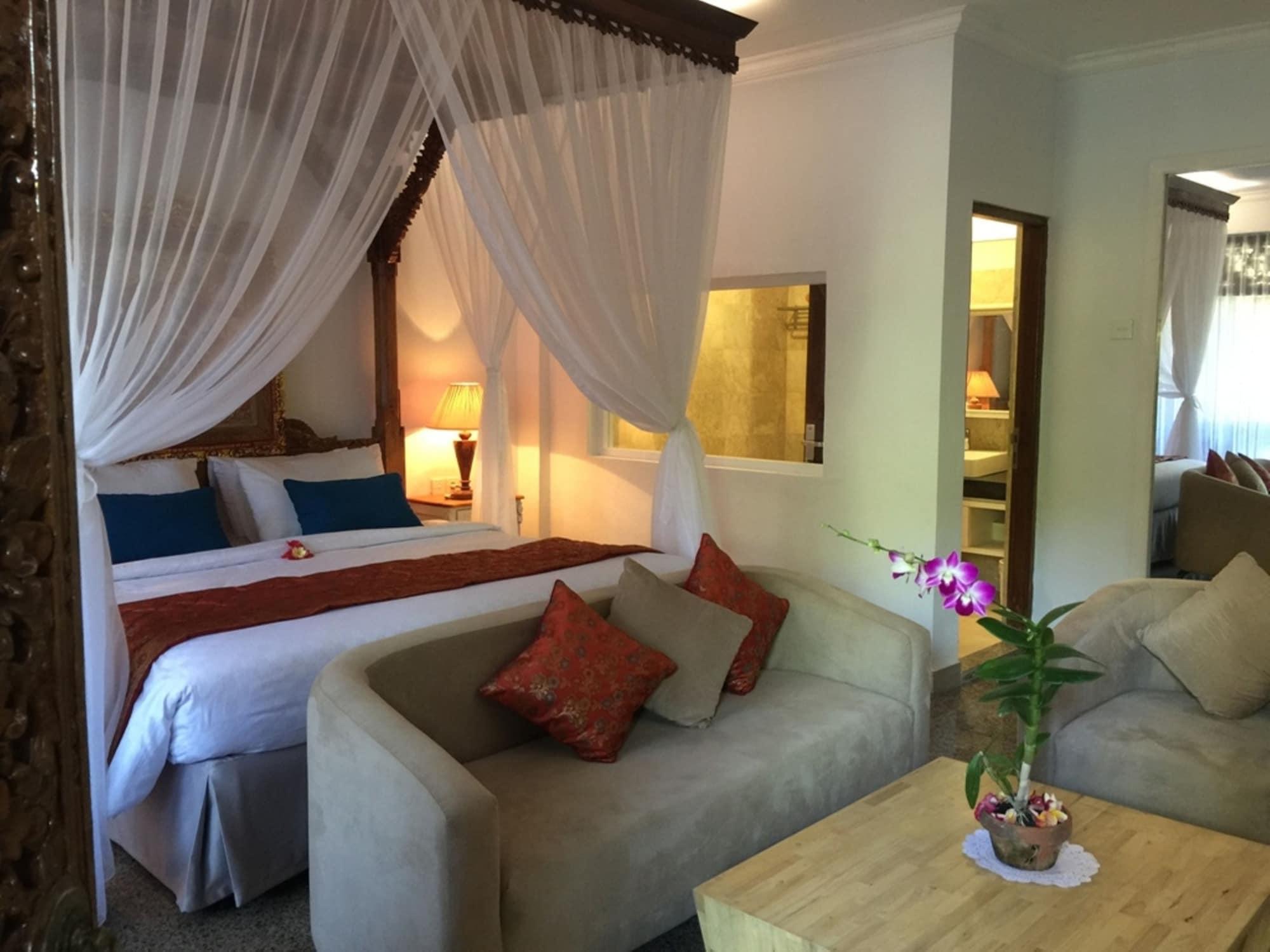 Puri Dewa Bharata Hotel & Villas Legian Exterior foto