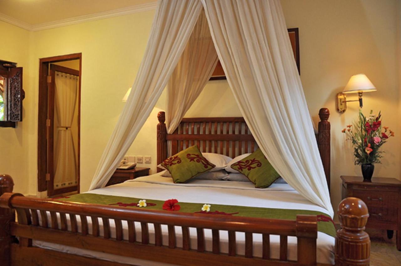 Puri Dewa Bharata Hotel & Villas Legian Exterior foto