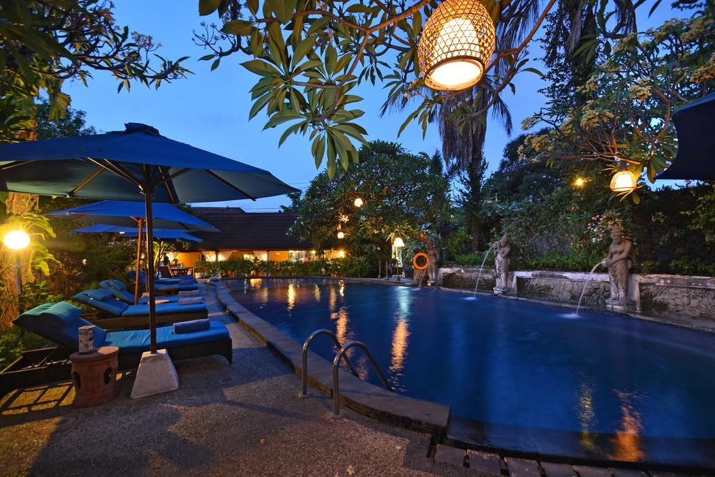 Puri Dewa Bharata Hotel & Villas Legian Exterior foto