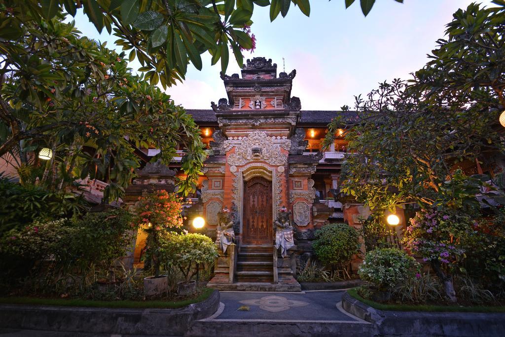 Puri Dewa Bharata Hotel & Villas Legian Exterior foto